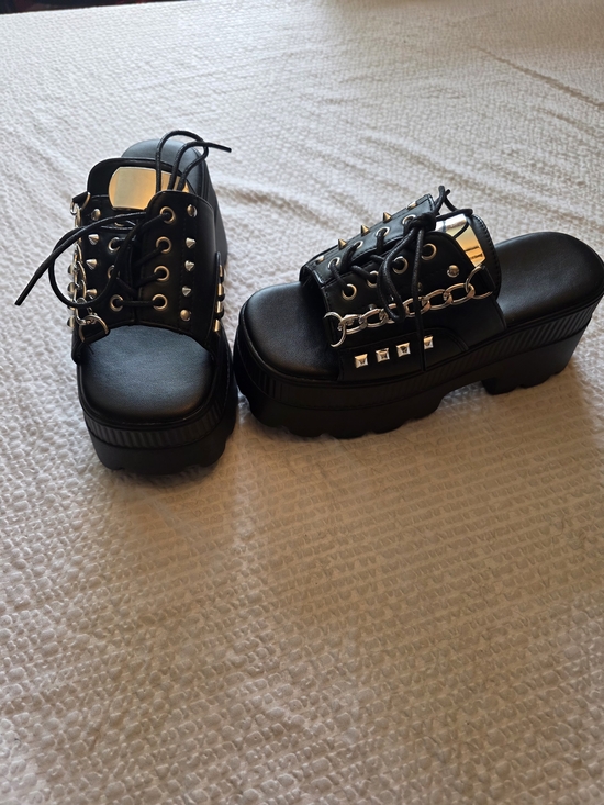 gothniero Shoes - Black Platform Studded Lace-Up Sandal with Chain Accent